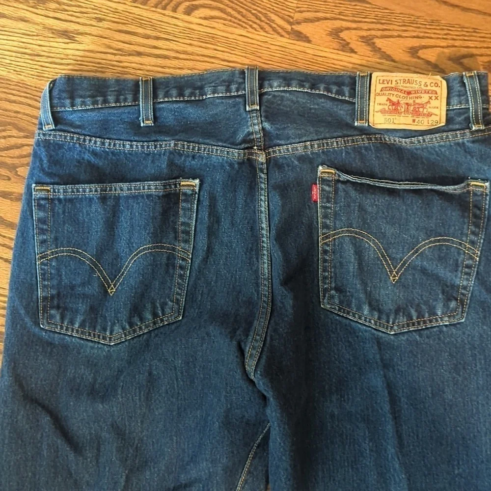 Levi's classic straight leg 501 Button fly front Blue denim jeans W40 L29